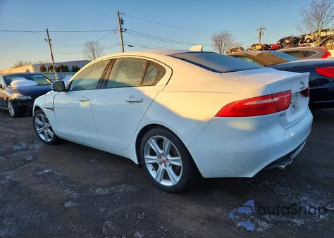 2017 Jaguar Xe Premium z USA, uszkodzony, nr VIN SAJAJ4BN6HA968998
